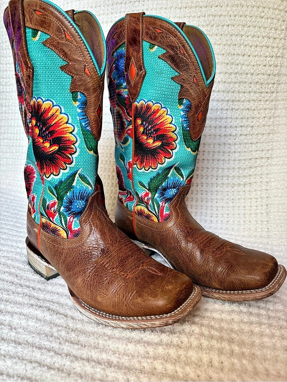Ariat Brown & Turquoise Floral Western Boots 8.5B